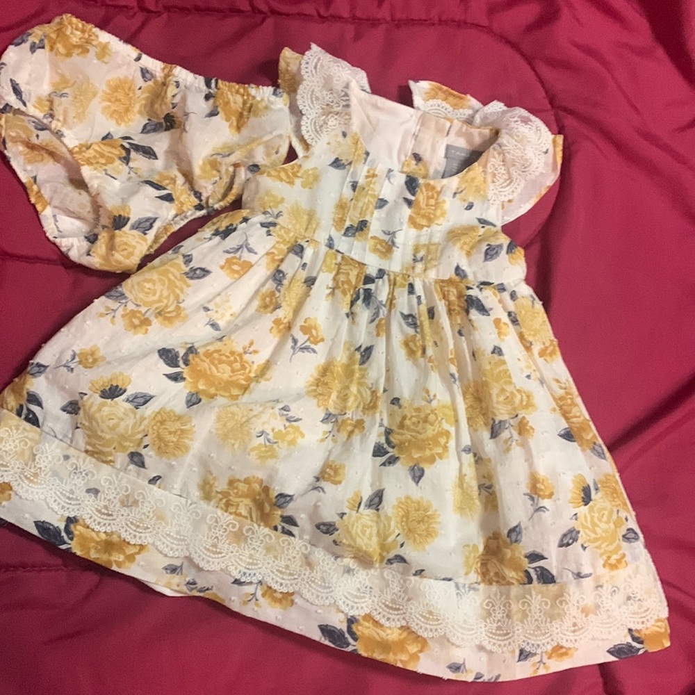 Tahari formal dress with sunflowers and lace trim